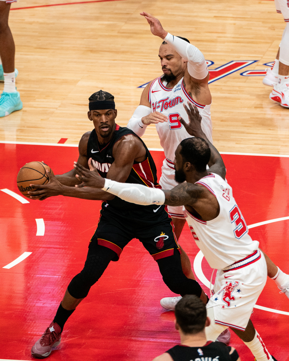 开云体育平台注册关于休斯敦火箭训练开放日；赛前单刀错失引欢呼；NBA常规赛在即；临场指挥获称赞的信息